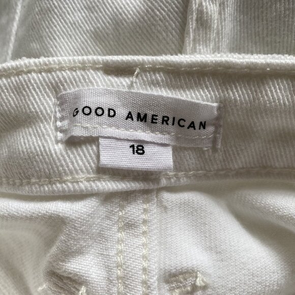 Good American 18 Bombshell High Waist Cutoff Shorts Distressed White Plus NWT - Picture 5 of 8